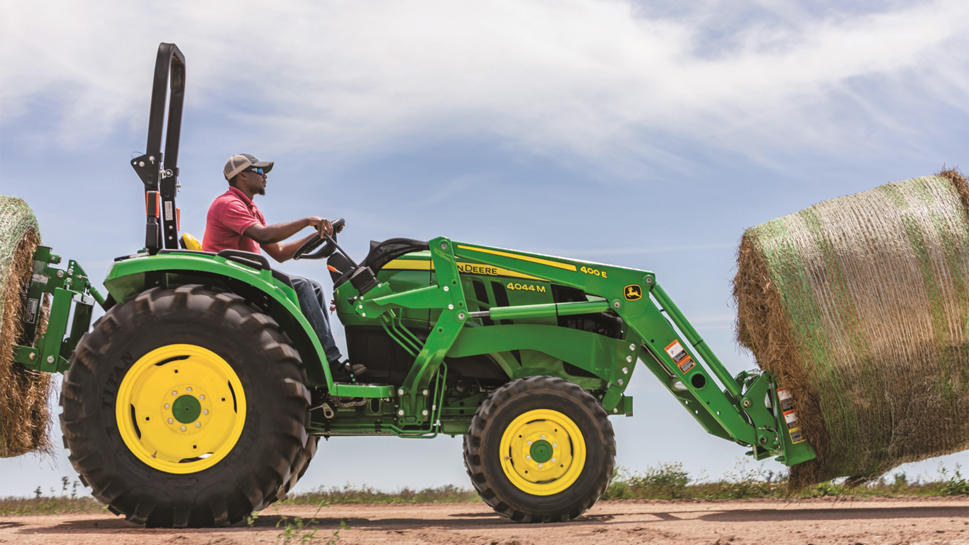 John Deere 4 Series tractor loader package
