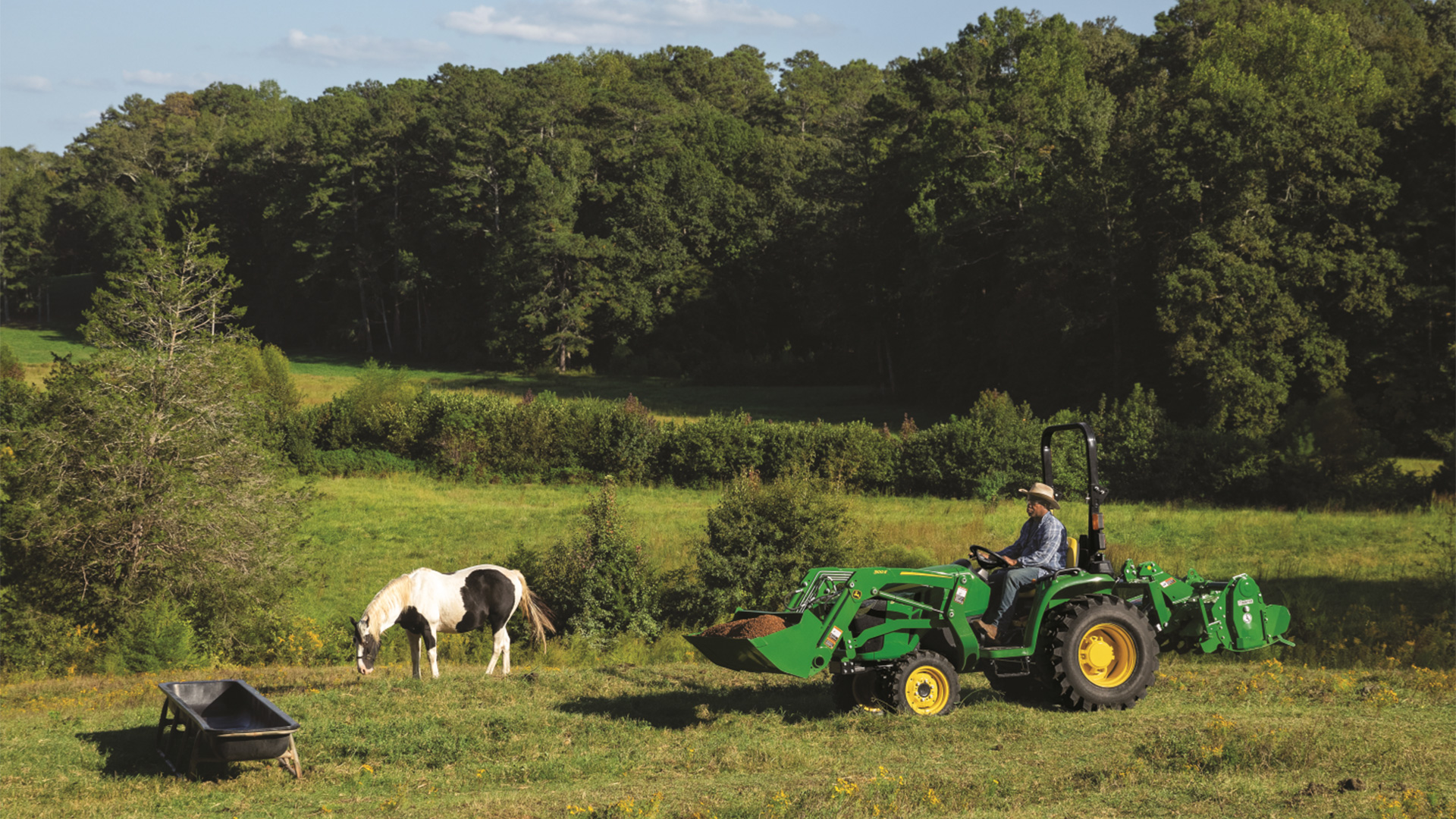 John Deere 3 Series tractor loader package