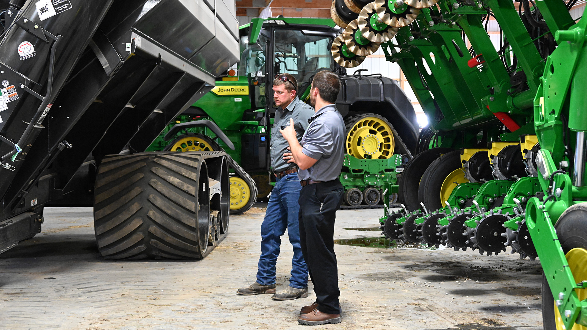Kurtis Shipp Koenig Equipment with John Deere Customer
