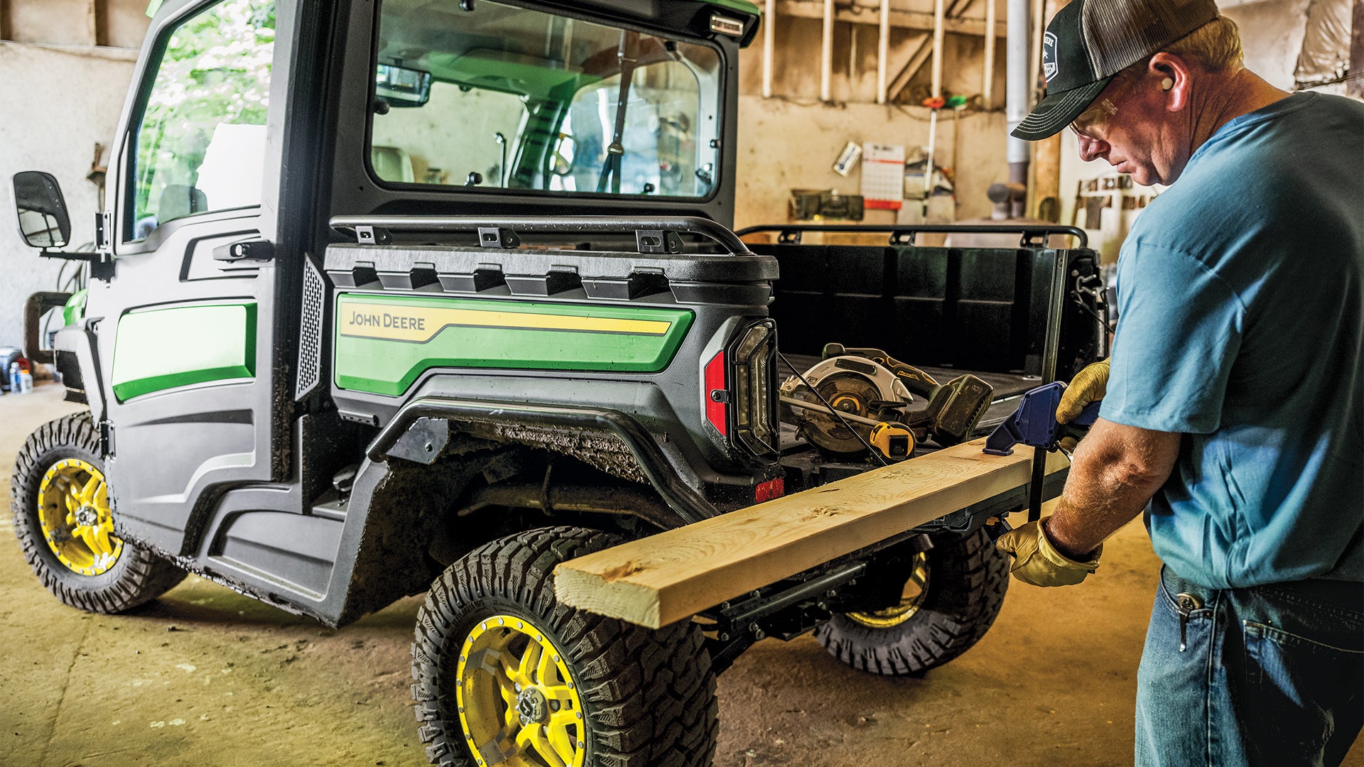 2025 John Deere Gator Tailgate